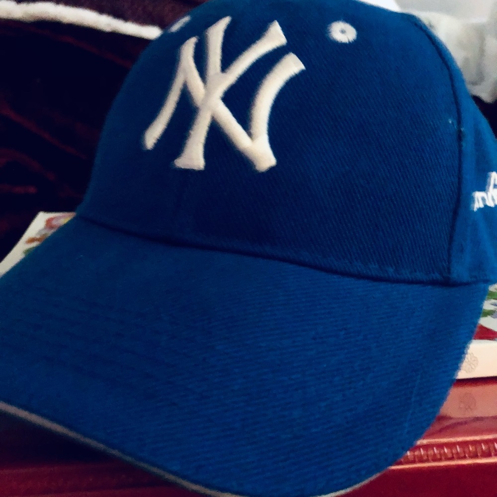 Vintage Yankees Velcro back baseball cap
